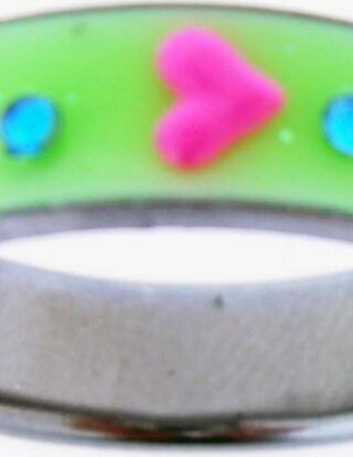 670690517081 UV Glow In The Dark Heart (Size Size 8 Ring)